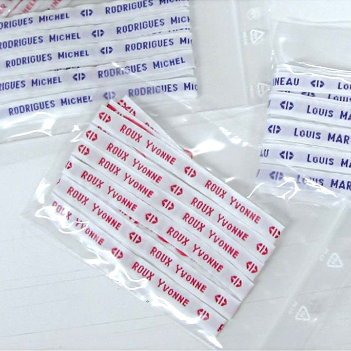 Noms tissés à THERMOCOLLER 10 mm - Rouge ou bleu  - 1