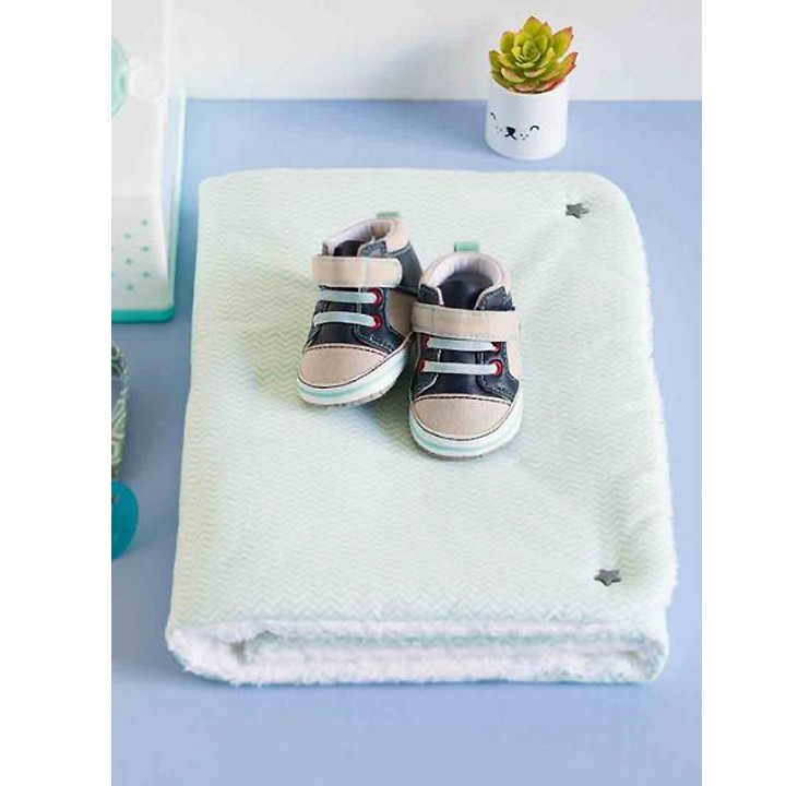 Livre 9 mois pour coudre les indispensables de bébé  - 1