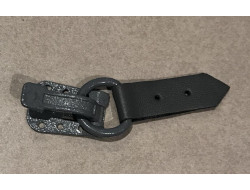 Attache, crochet fourrure gris