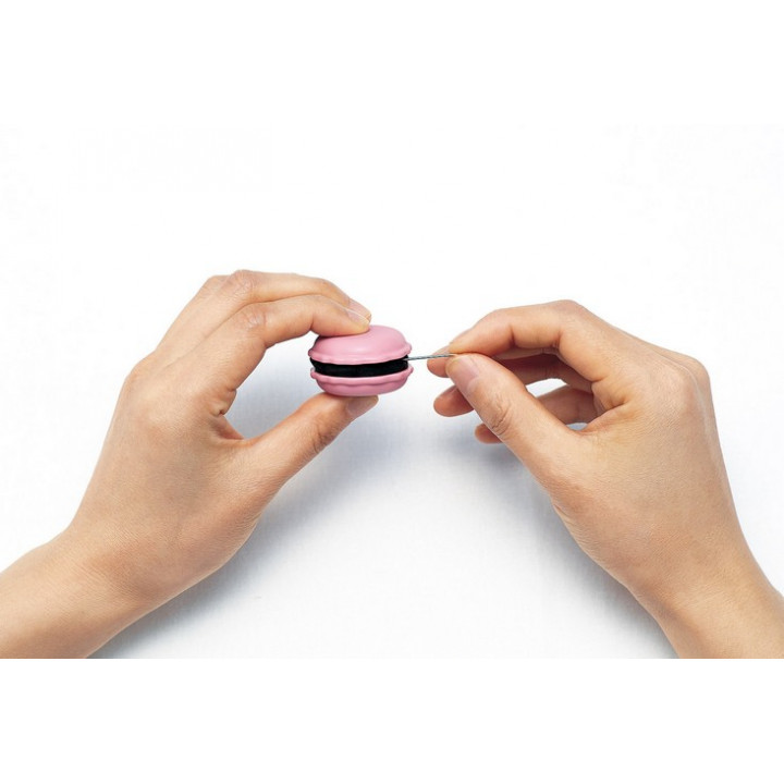 Macaron aiguiseur d'aiguilles Clover  - 4