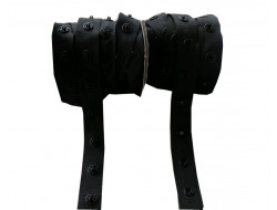 Boutons pression sur bande noir