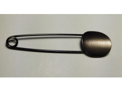 Épingle kilt métal gris