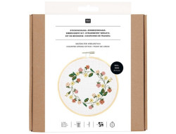 Kit Broderie Point de Croix couronne de fraises, Rico Design