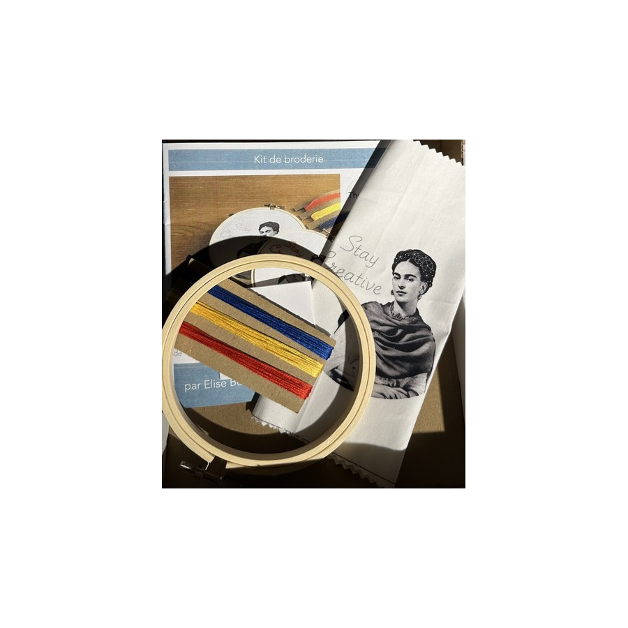 Kit de broderie guidé Senorita K. par Elise Benétreau-Bernard  - 2
