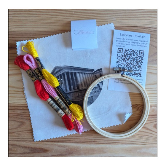 Kit de broderie Maison carrée Nîmes par Elise Benétreau-Bernard  - 2