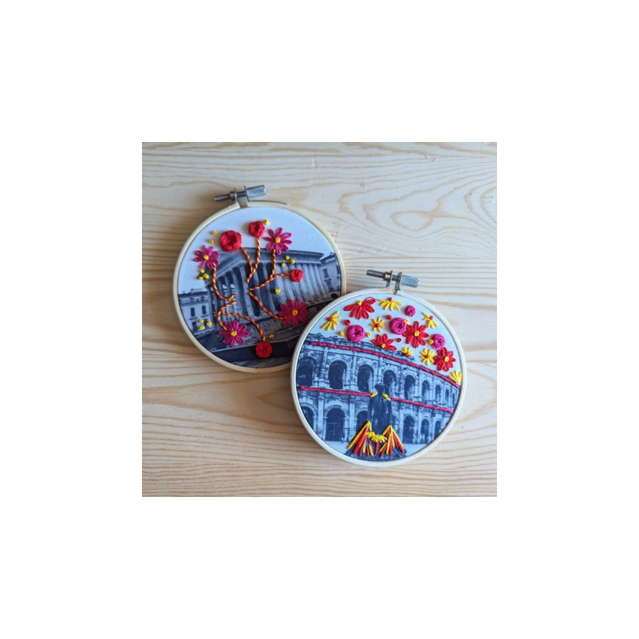 Kit de broderie Maison carrée Nîmes par Elise Benétreau-Bernard  - 3