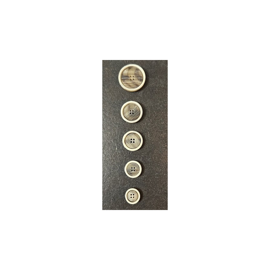 Bouton beige 4 trous  - 1