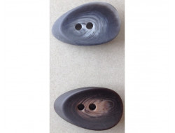 Bouton corne marron ou gris 40 mm  - 1
